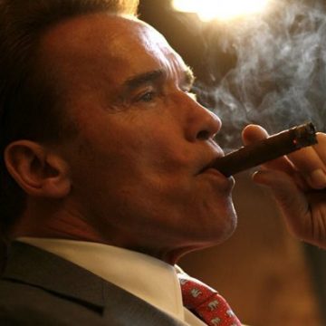 Arnold-smoking-cigar-1-810x409-1